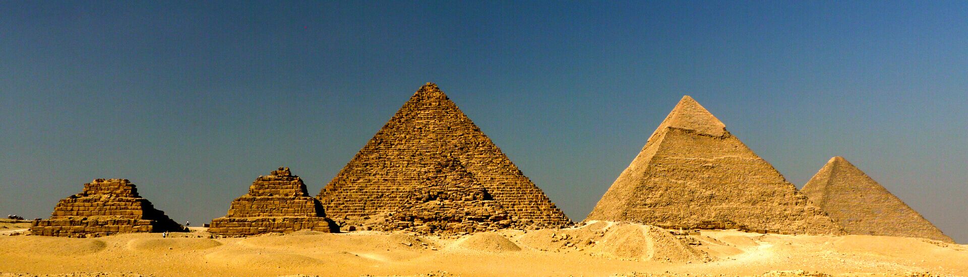 Cairo Day Tour to Giza Pyramids & Egyptian Museum